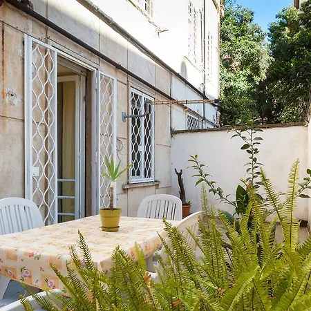 Casa vacanze Dimora Santa Giuliana Roma